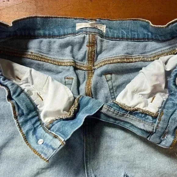 Cooper Key size 5 distress denim jean shorts with the sides cut off - Picture 5 of 10